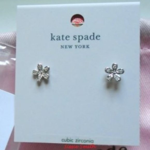 ♠️ Kate Spade ♠️️ Gleaming Clear Gardenia Flower Studs - Picture 9 of 9